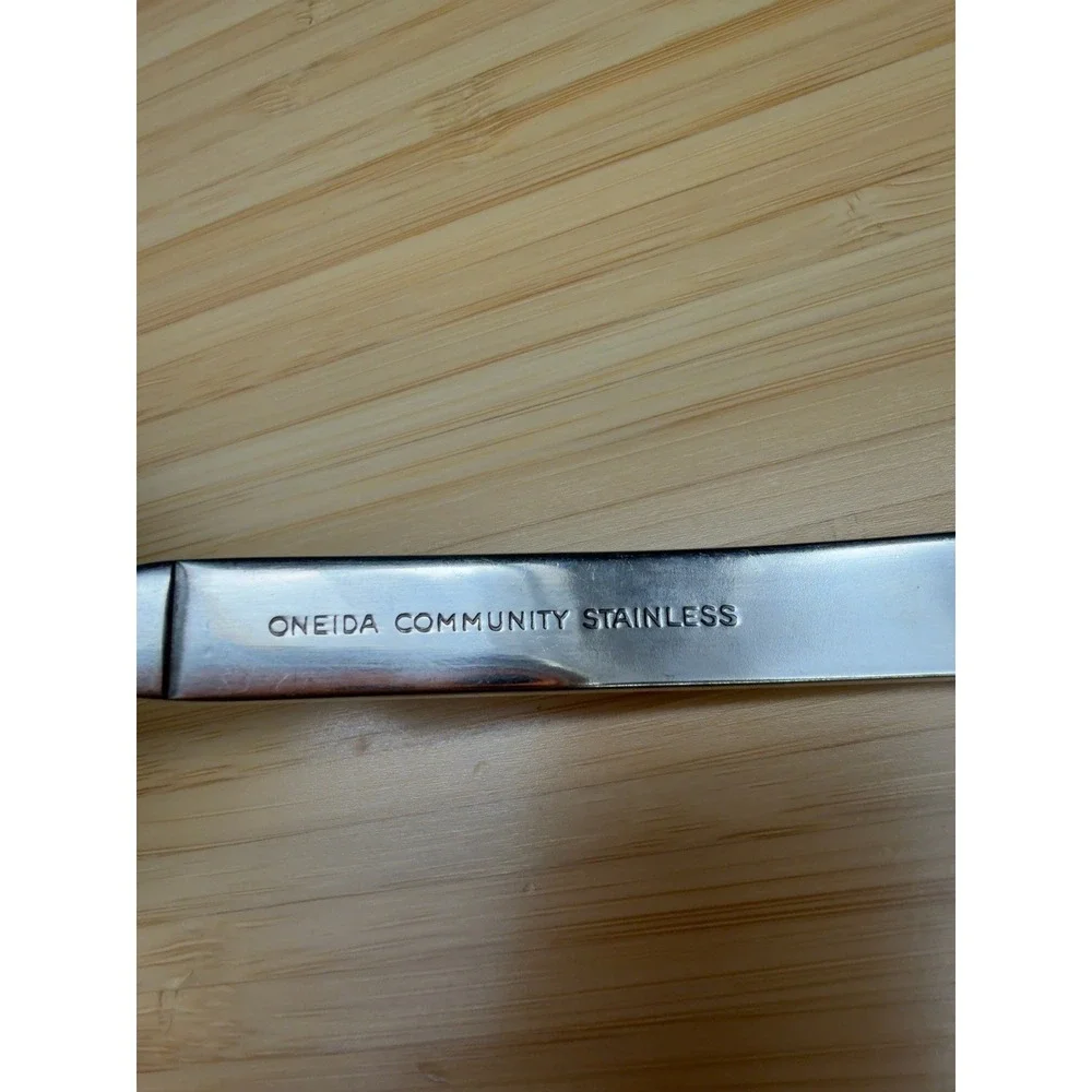 Oneida Isabella Solid Gravy Ladle Community Stainless Floral About 7